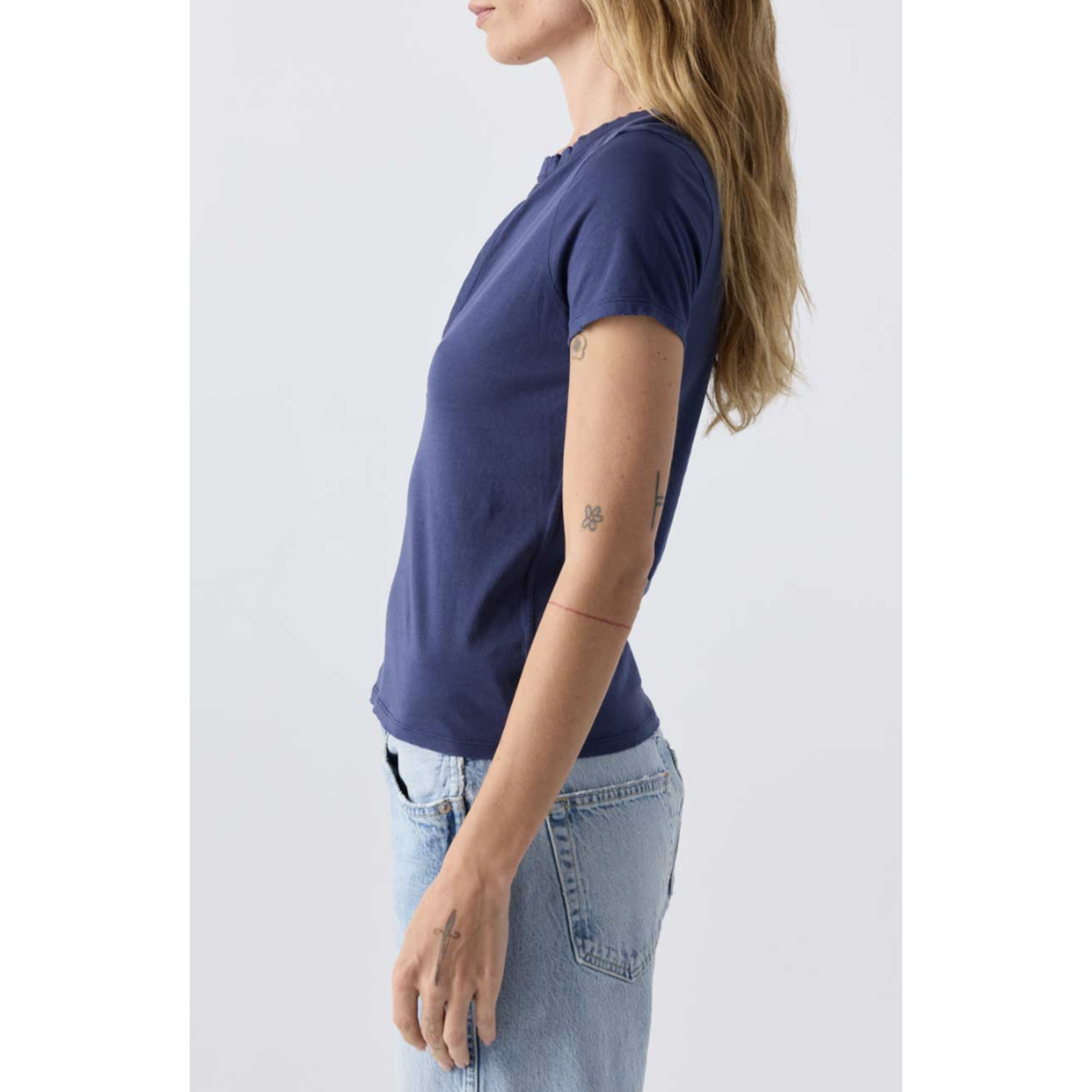 AMO Delightful Tee