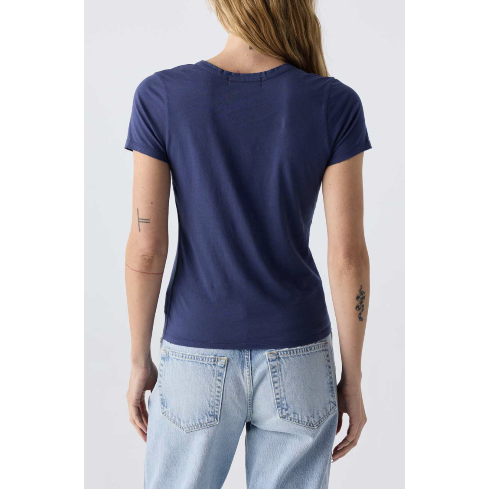 AMO Delightful Tee