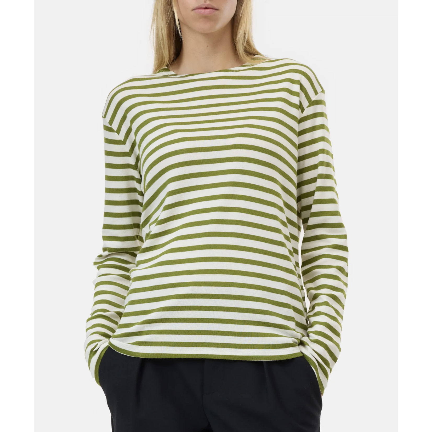 Closed Basic Longsleeve