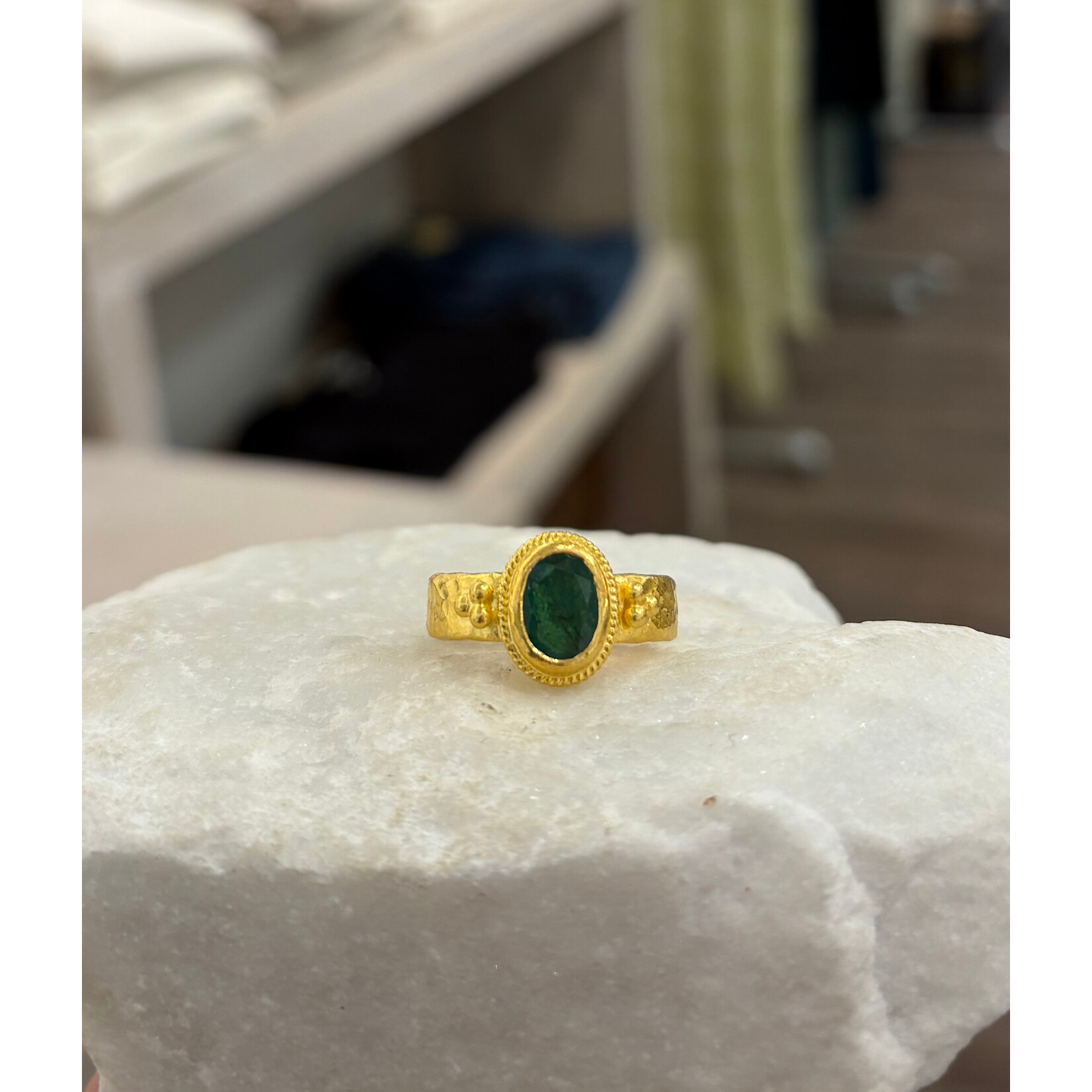 ARA Collection Oval Emerald Classic Ring in 24k Gold