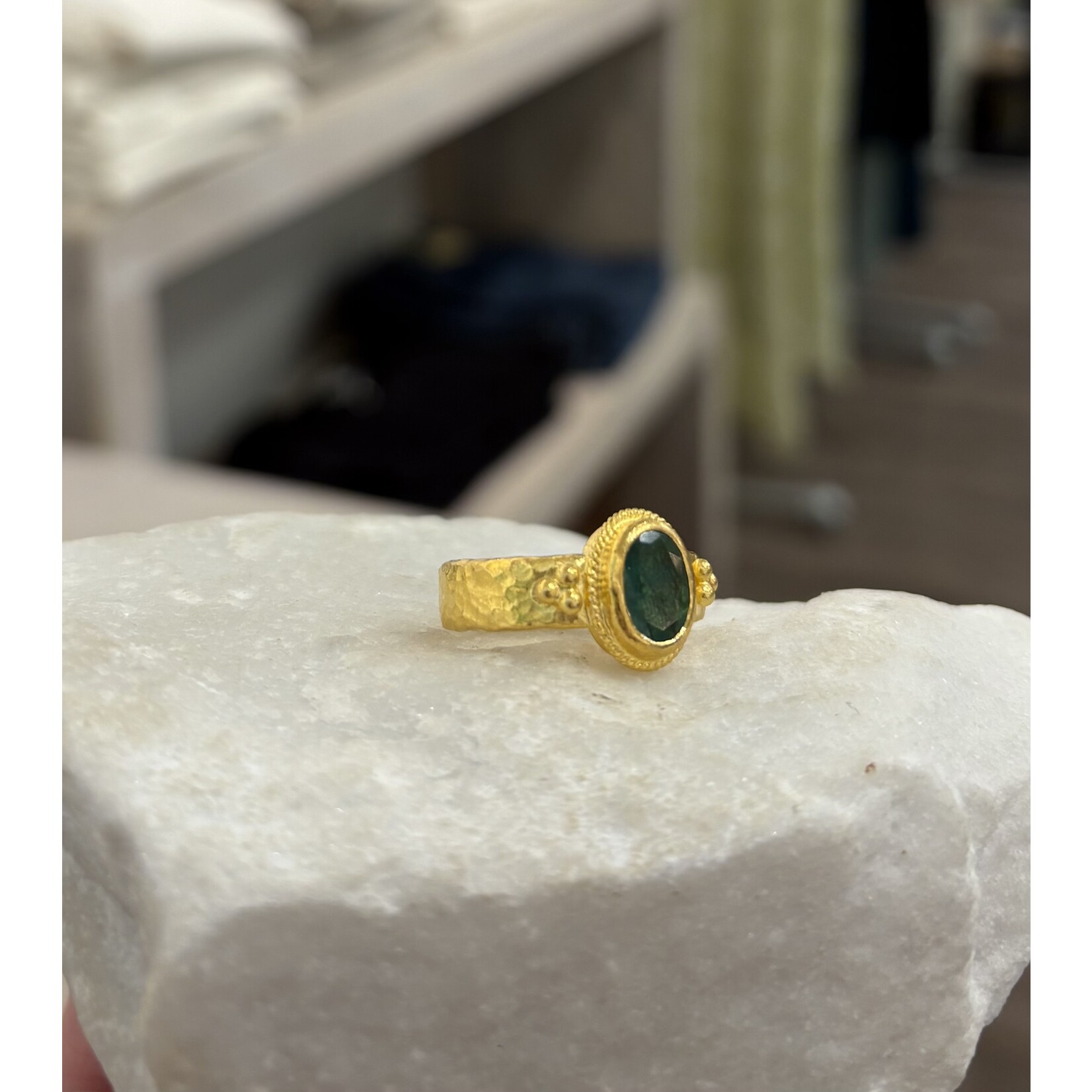 ARA Collection Oval Emerald Classic Ring in 24k Gold