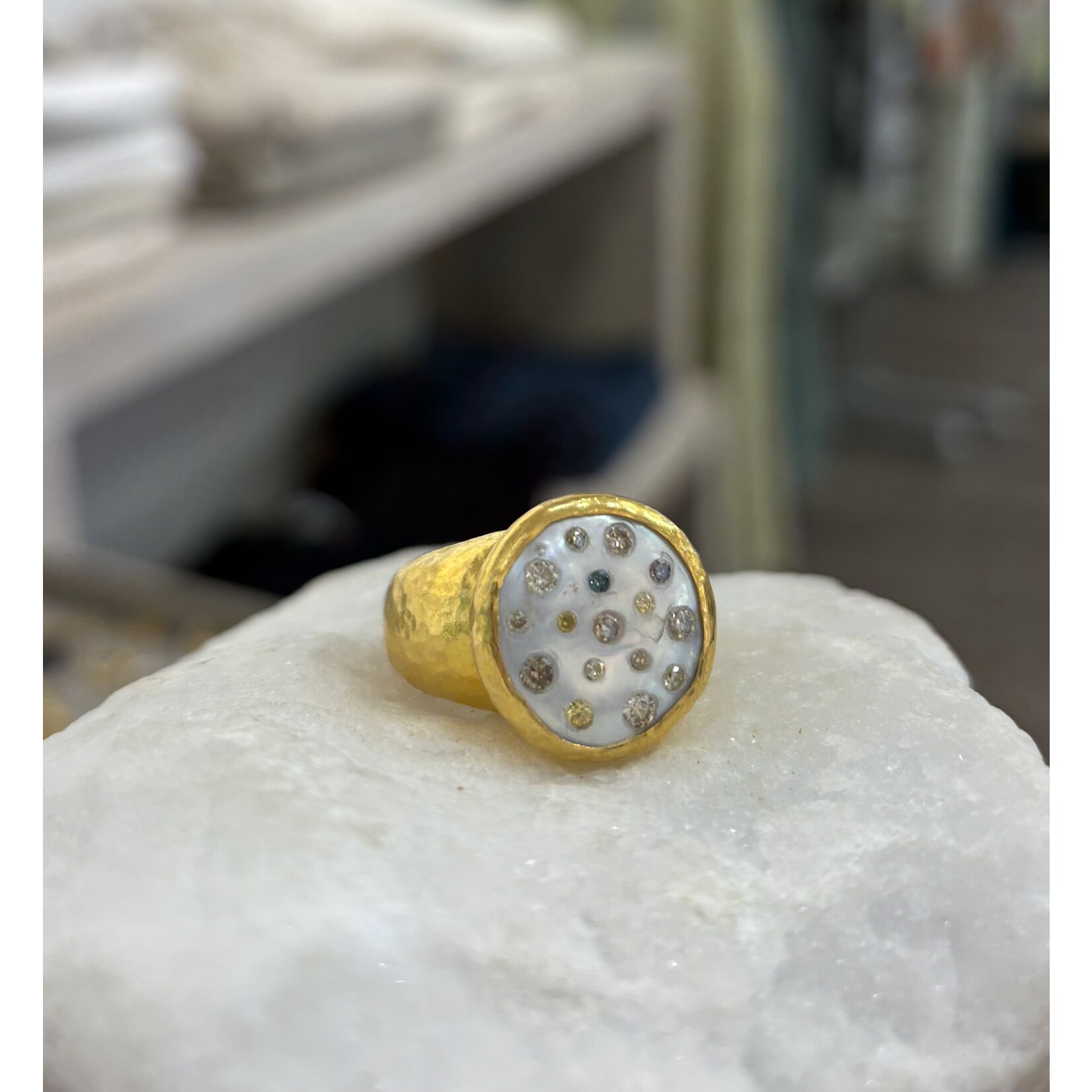 ARA Collection 24k Gold Disc Pearl & Scattered Diamond Ring