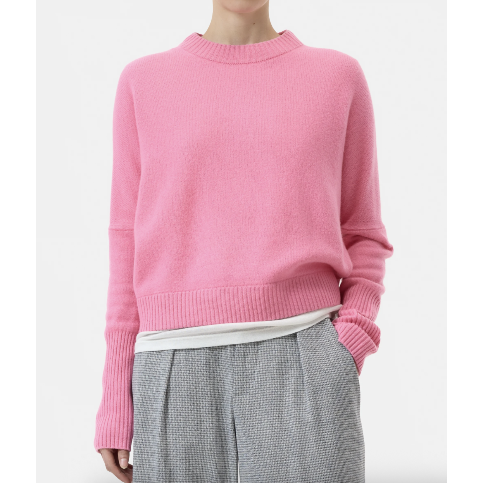 Closed Crew Neck Wide Sleeve