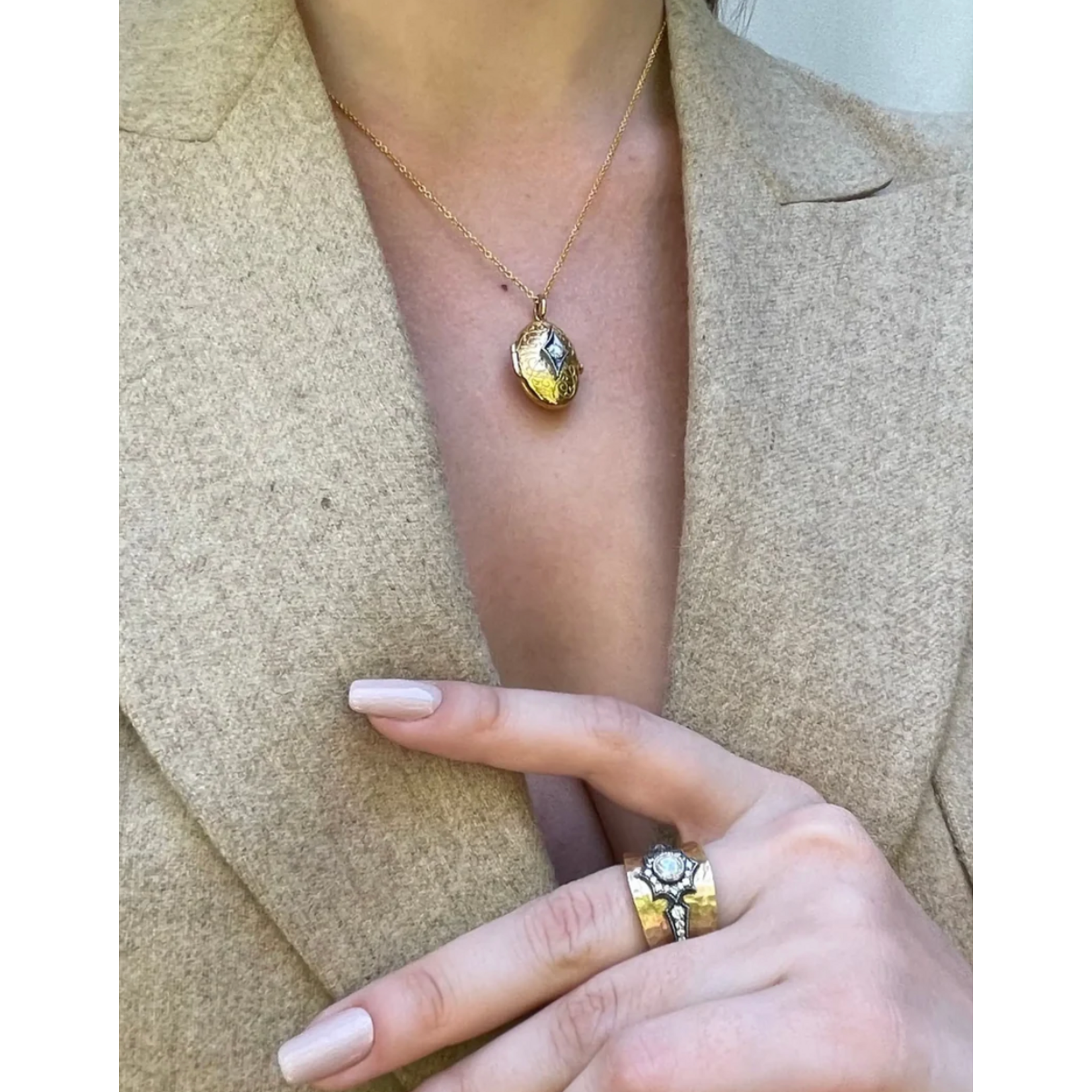 Arman Sarkisyan 22k Oval and Diamond Locket