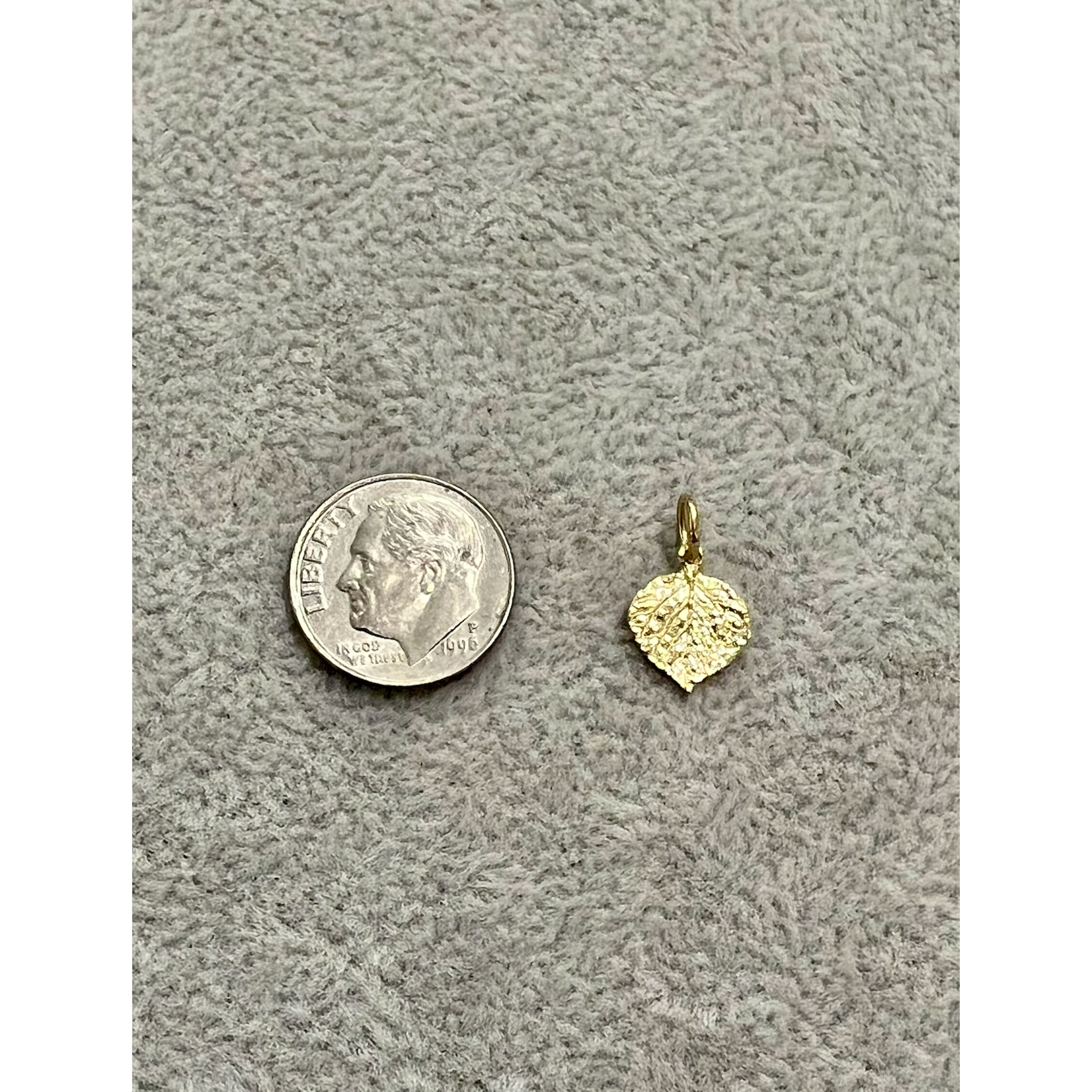 Ross Andrews 18k Small Aspen Leaf Pendant 8.75mm