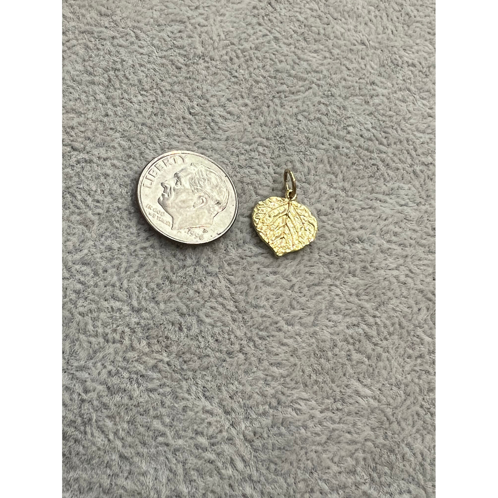 Ross Andrews 18k Medium Aspen Leaf Pendant 12mm