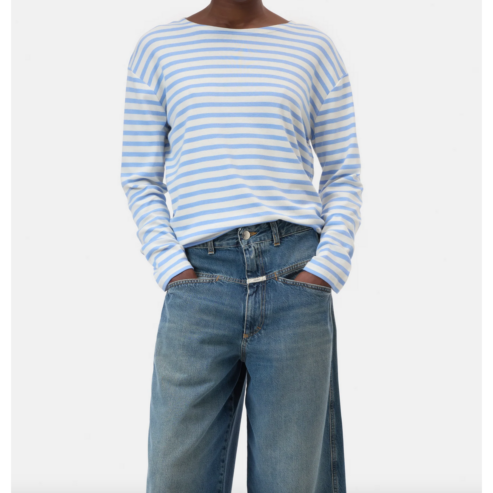 Closed Basic Longsleeve