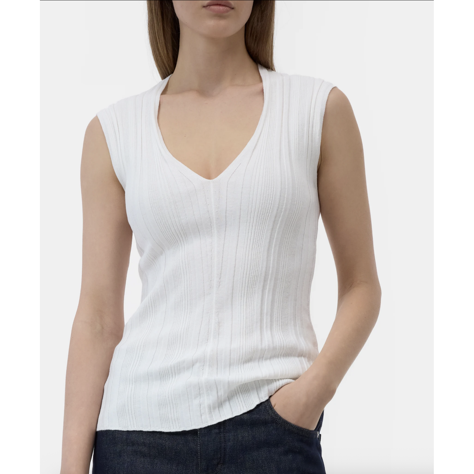 Closed V-Neck Short Sleeve