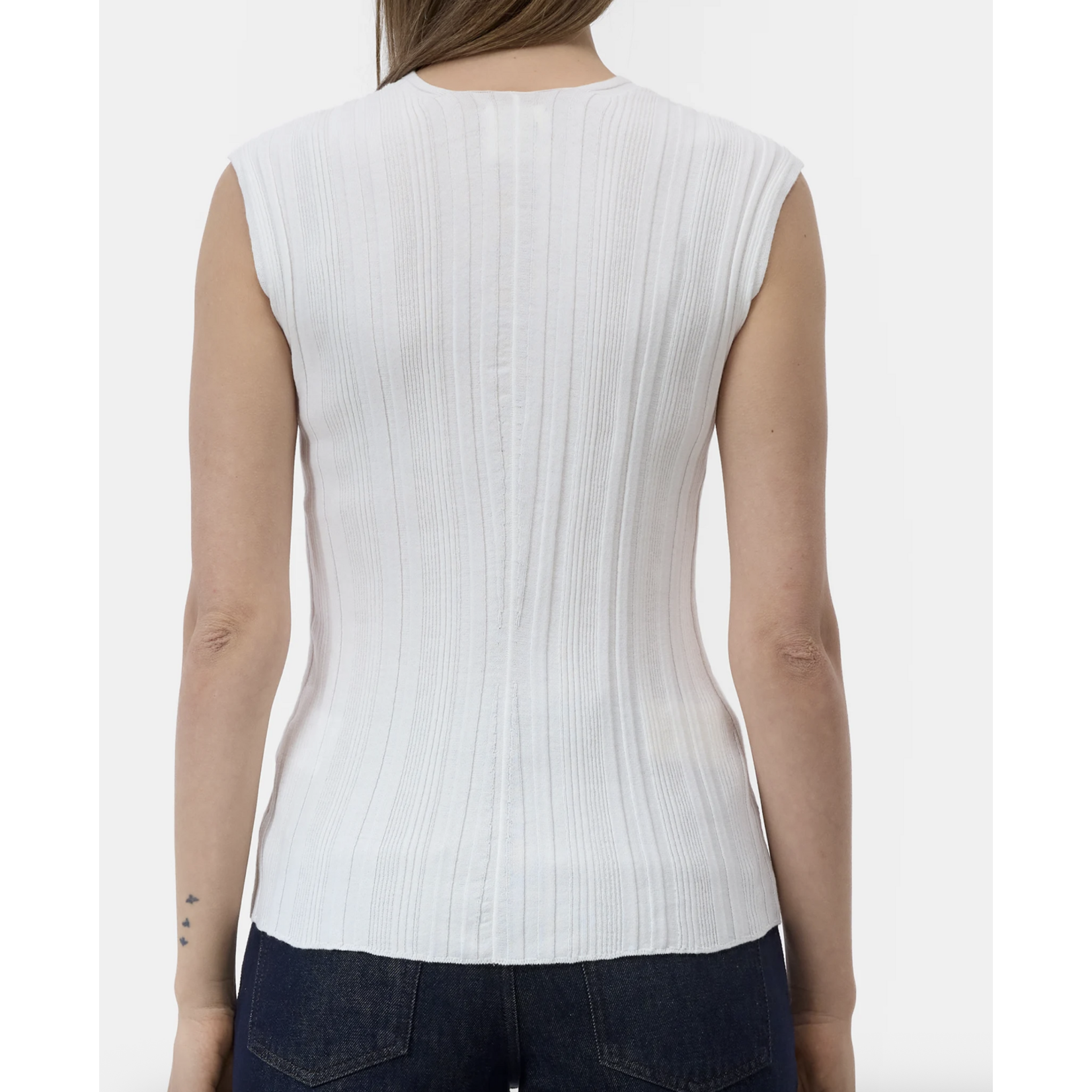 Closed V-Neck Short Sleeve