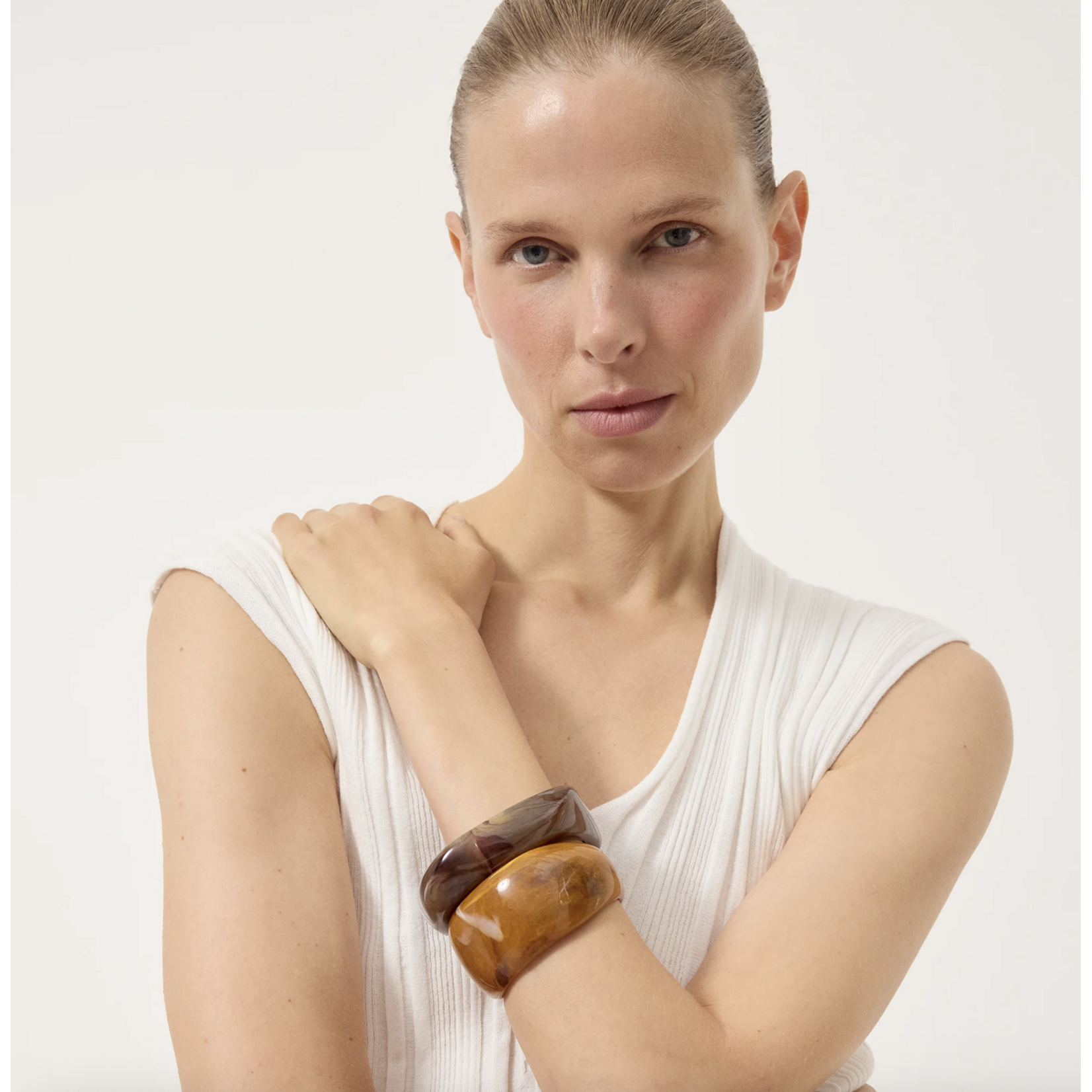 Closed V-Neck Short Sleeve