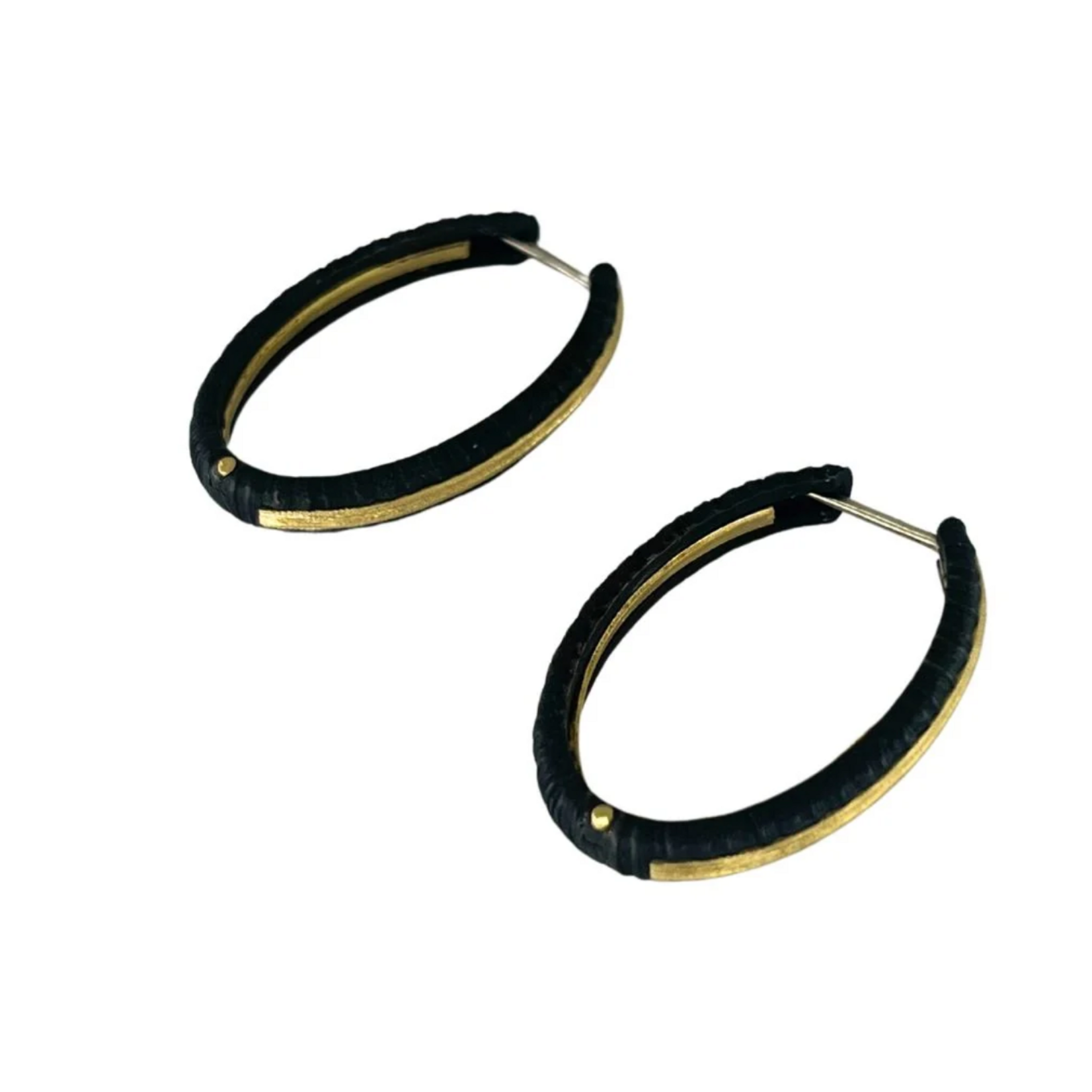 Sarah Graham Metalsmithing Ridge Hinged Oval Hoop 27mm Inside Out Gold Stripe in 18K YG and Cobalt Chrome
