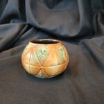 Small Pot w/designs STE