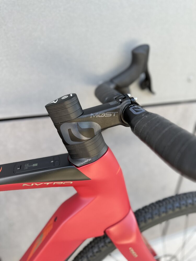 Pinarello Pinarello Nytro Gravel E7 Force AXS 28mph  - Italian Wine