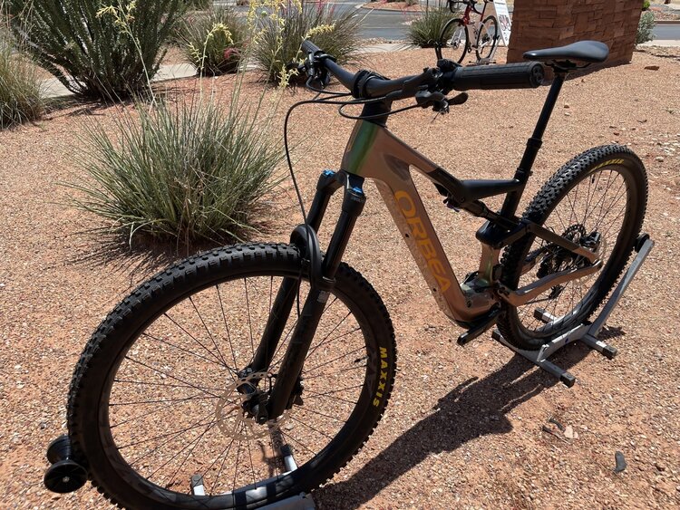 Argon 18 Argon 18 E-119 Tri+ Disc - Kailua Full Moon - Force AXS - Hunt Wheels - Medium