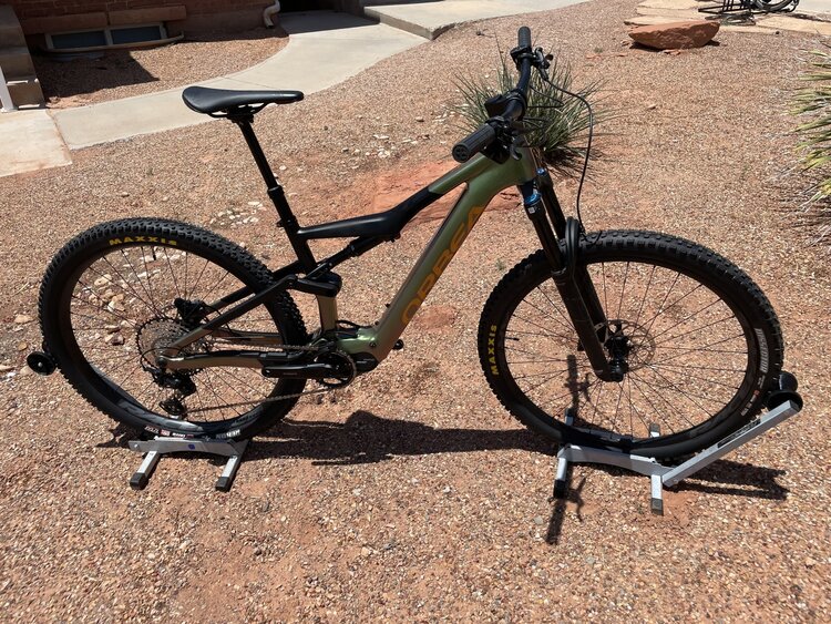 Argon 18 Argon 18 E-119 Tri+ Disc - Kailua Full Moon - Force AXS - Hunt Wheels - Medium