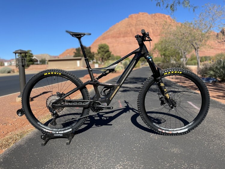 Orbea 2025 - ORBEA RISE LT M20 630W 20mph L Cosmic Carbon View - Golden Sand (Gloss) - Rental/Demo