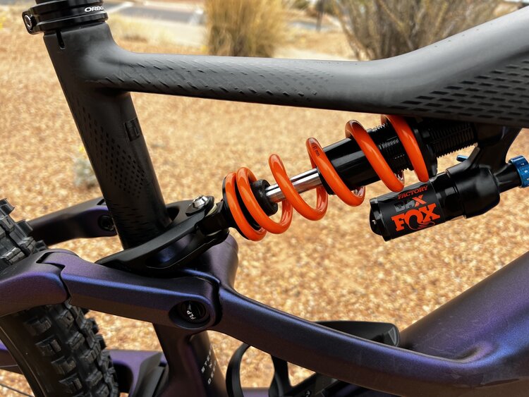 Orbea 2025 - ORBEA RISE LT M-TEAM 630W 20mph LARGE - CUSTOM -  Tanzanite Carbon View - Carbon Raw (Matt)