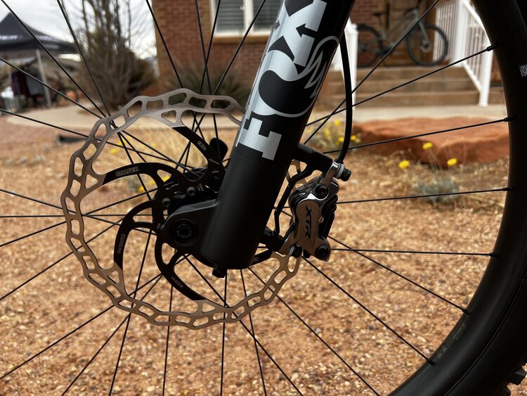 Orbea 2025 - ORBEA RISE LT M-TEAM 630W 20mph LARGE - CUSTOM -  Tanzanite Carbon View - Carbon Raw (Matt)