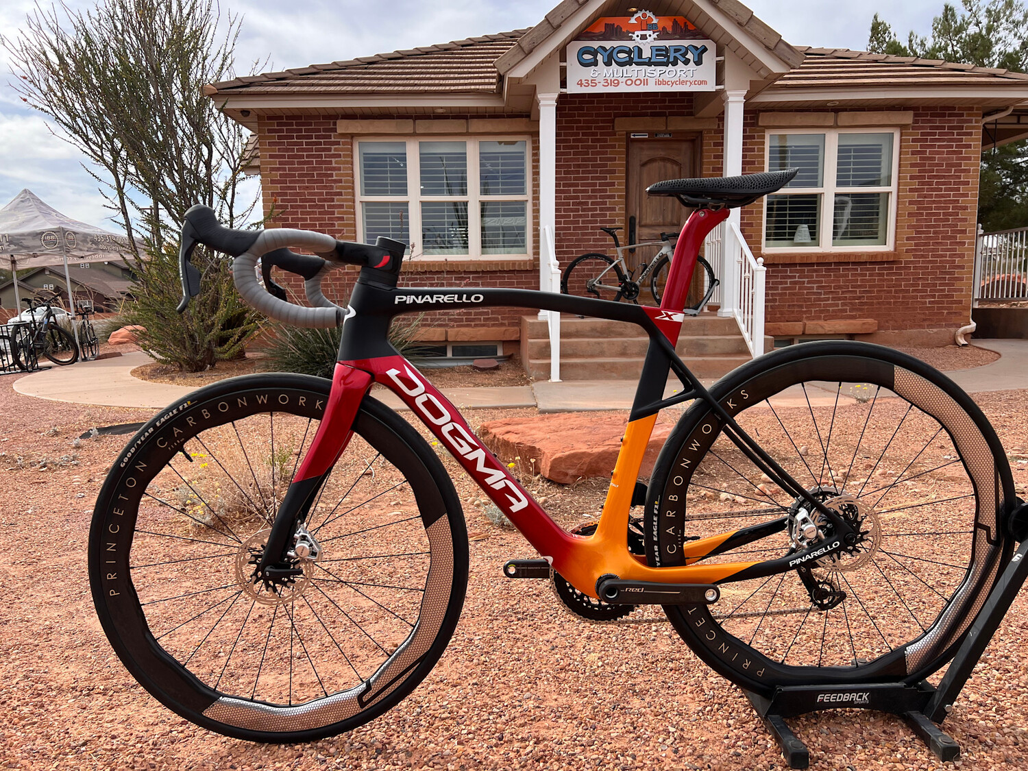 Pinarello Dogma X - 54cm - Xolar Sun - SRAM Red AXS 2x12 E1