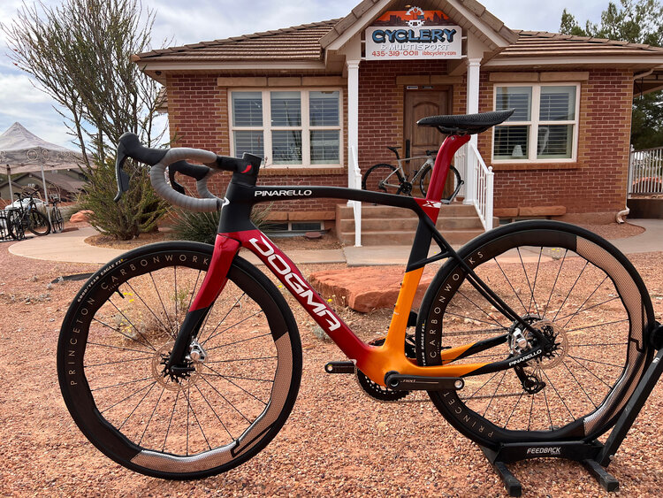 Pinarello Pinarello Dogma X - 54cm - Xolar Sun - SRAM Red AXS 2x12 E1 - Princeton CarbonWorks Peak 4550 EVO -