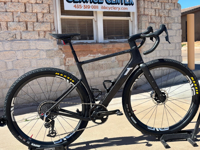 3T 3T EXTREMA ITALIA Gravel -  54cm - Red AXS 1x13 XPLR - AXS dropper - Project X - Enve M525