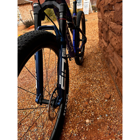 Orbea 2025 ORBEA OIZ M-TEAM AXS Flight Attendant Medium Cobalt Blue (Gloss) - Carbon Raw (Matt) - Custom