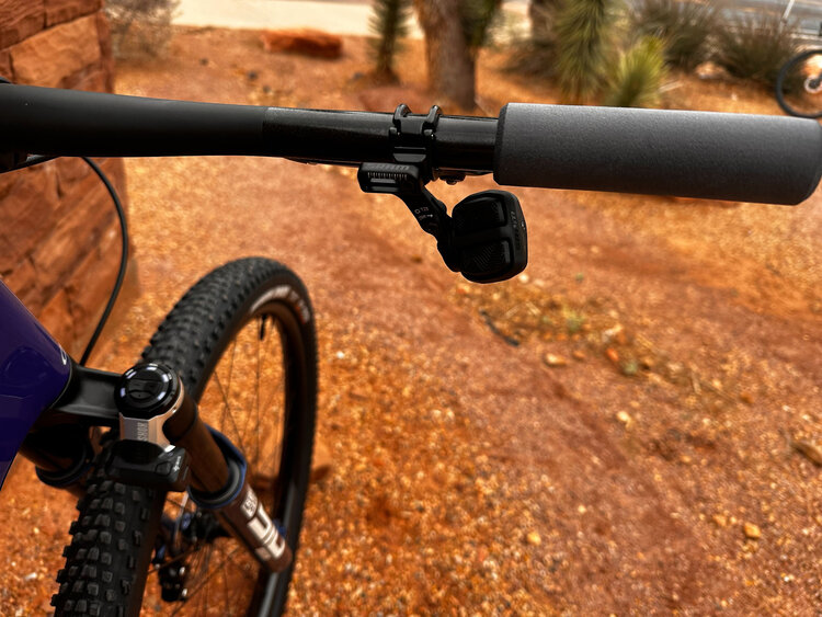 Orbea 2025 ORBEA OIZ M-TEAM AXS Flight Attendant Medium Cobalt Blue (Gloss) - Carbon Raw (Matt) - Custom