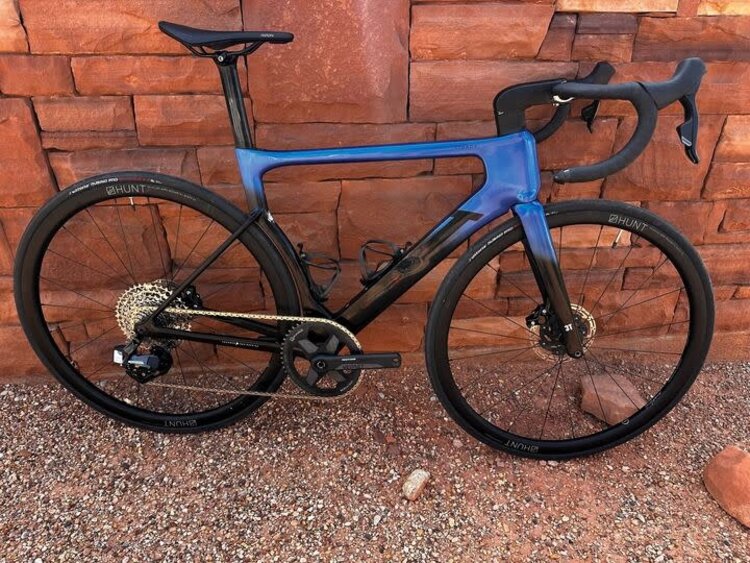 3T 3T Strada 2.0 - SRAM AXS - Hunt Wheels - BLACK BLUE - Medium 54 - Pre Owned