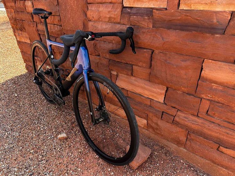 3T 3T Strada 2.0 - SRAM AXS - Hunt Wheels - BLACK BLUE - Medium 54 - Pre Owned