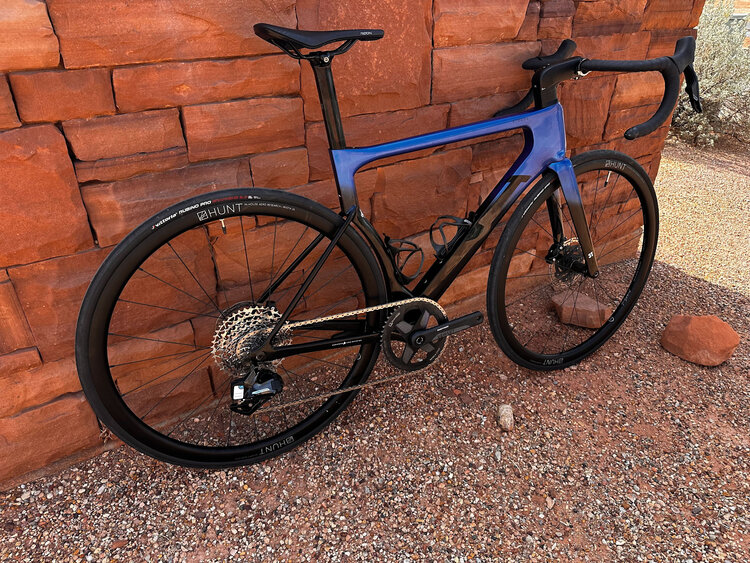 3T 3T Strada 2.0 - SRAM AXS - Hunt Wheels - BLACK BLUE - Medium 54 - Pre Owned