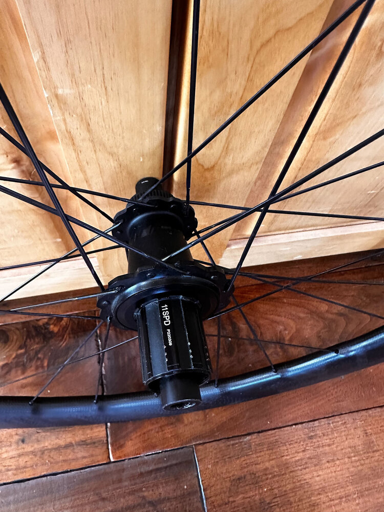 353 NSW Tubeless Disc-brake rear wheel Shimano free hub (used)