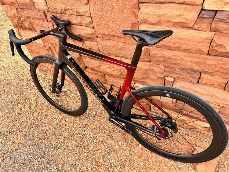 2023 CANNONDALE LAB71 SUPERSIX EVO 12-SPEED CARBON ROAD BIKE (used)