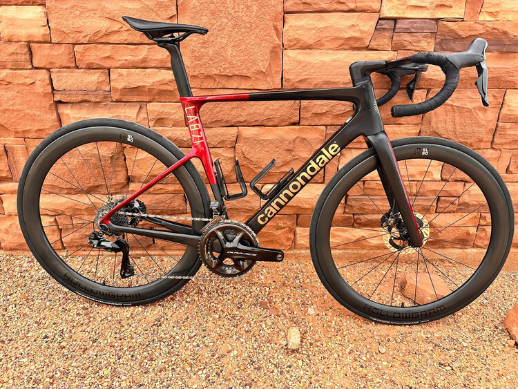 2023 CANNONDALE LAB71 SUPERSIX EVO 12-SPEED CARBON ROAD BIKE (used)