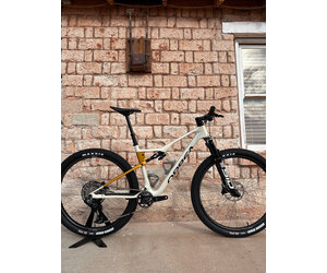 2026 - ORBEA OIZ M10 AXS - LARGE - IVORY WHITE (GLOSS) - BUMBLEBEE