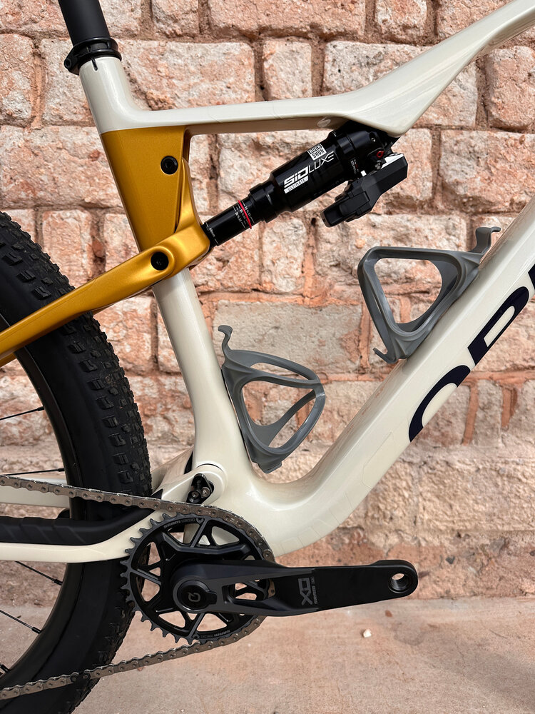 Orbea 2026 - ORBEA OIZ M10 AXS - LARGE - IVORY WHITE (GLOSS) - BUMBLEBEE YELLOW (MATT) - SRAM Flight Attendant RW Upgrade DEMO