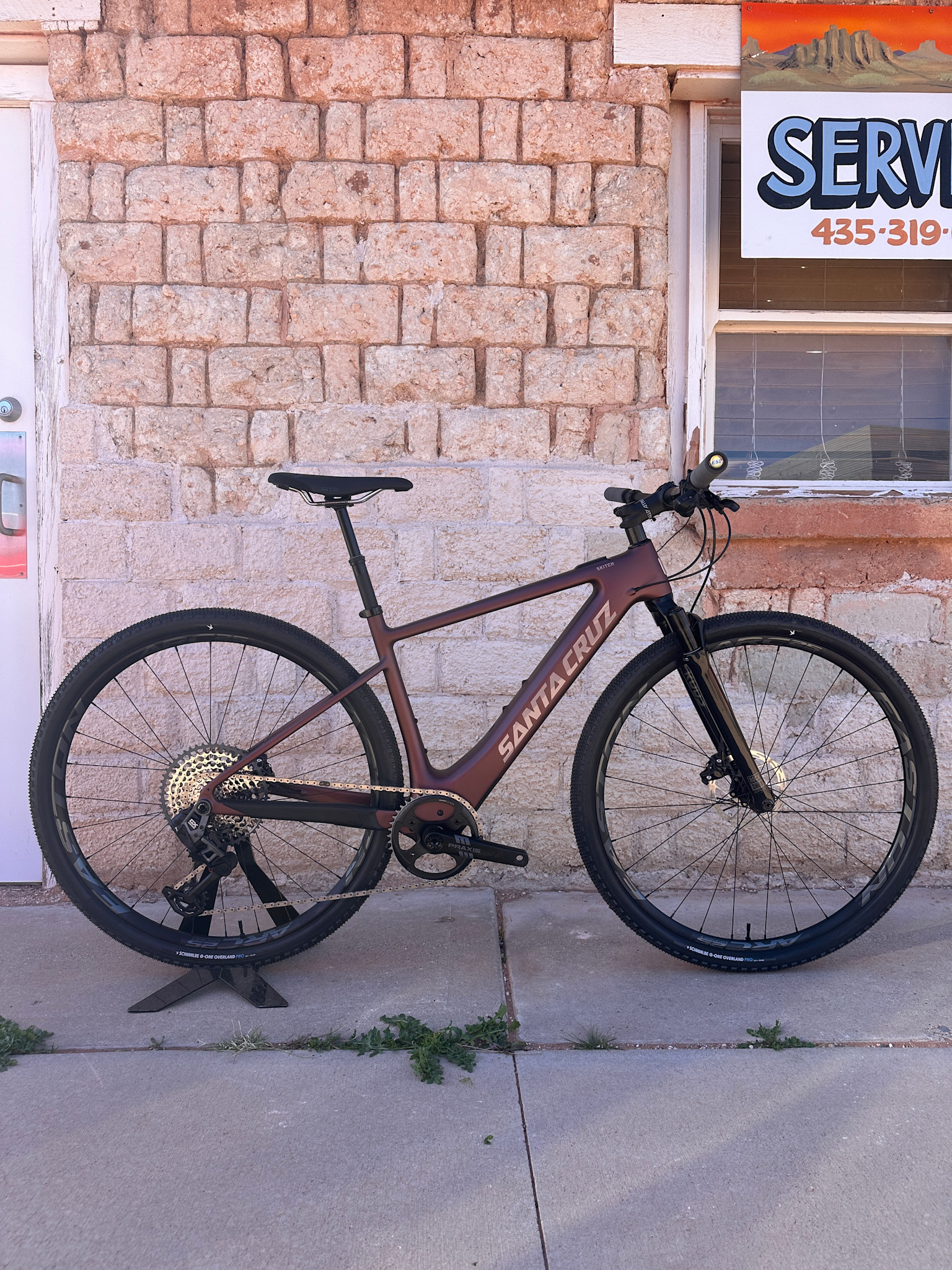 Santa Cruz Santa Cruz 2026 Skitch GX AXS Force Small Brown - iBB