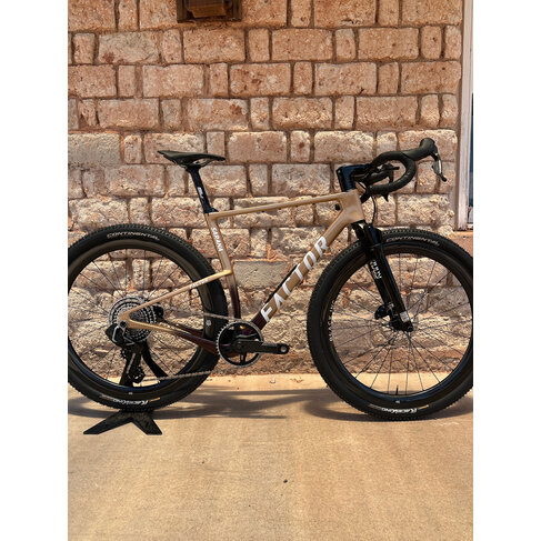 Factor Bikes Factor SARANA W/ SUSPENSION - FORCE XPLR W/ PM Prismatic Gold 54cm