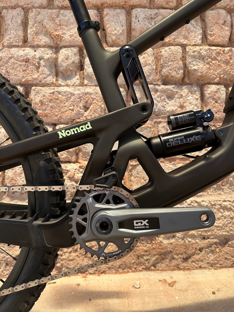 Santa Cruz Nomad 7 CC MX 27 GX AXS MEDIUM EARTH