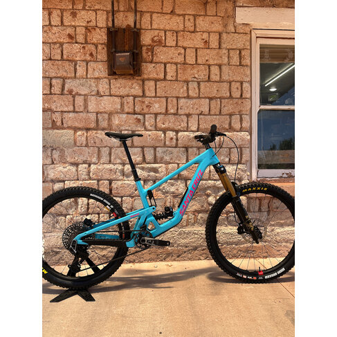 Santa Cruz Santa Cruz Nomad 7 CC MX 27 X0 AXS Coil Reserve LARGE AQUA
