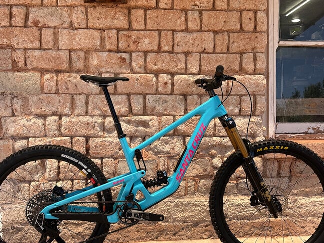 Santa Cruz Santa Cruz Nomad 7 CC MX 27 X0 AXS Coil Reserve LARGE AQUA