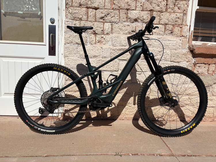 Orbea 2025 - ORBEA WILD M10 20mph M Forest Green Carbon View (Matt) - DEMO