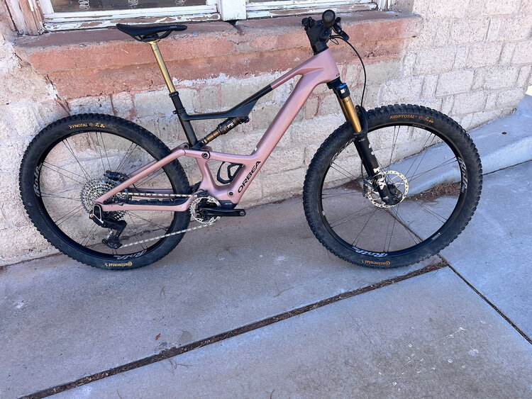 Orbea 2025 - ORBEA RISE SL M-LTD CUSTOM 420W 20mph LARGE Desert Rose - Carbon Raw (Matt)
