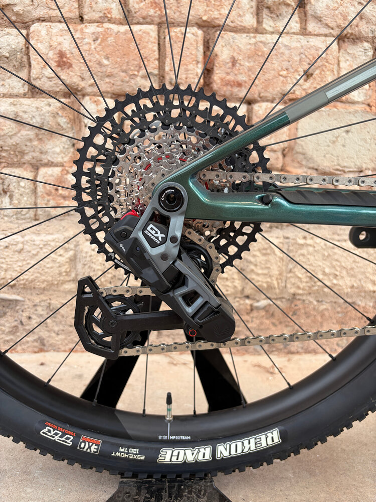 Orbea 2025 Orbea Oiz M10 AXS - Small - Seaweed Carbon View/Spaceship green