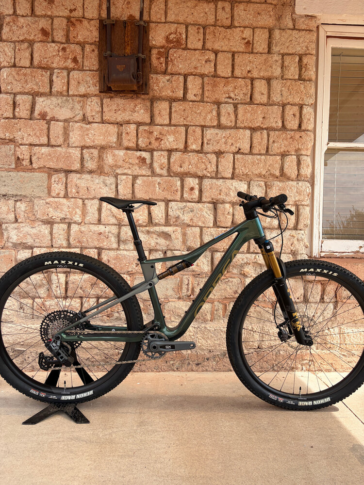 Orbea 2025 Orbea Oiz M10 AXS - Small - Seaweed Carbon View/Spaceship green