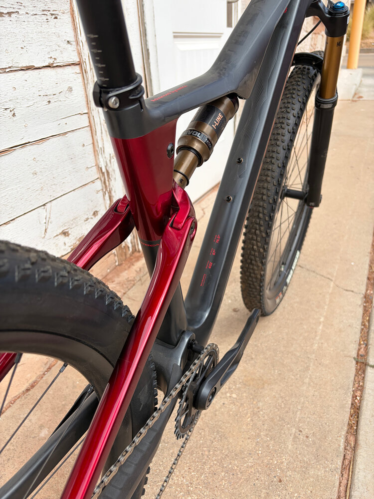 Orbea 2025 - ORBEA OIZ M-TEAM AXS M Diamond Carbon View (Matt) - Cherry Red (Gloss)