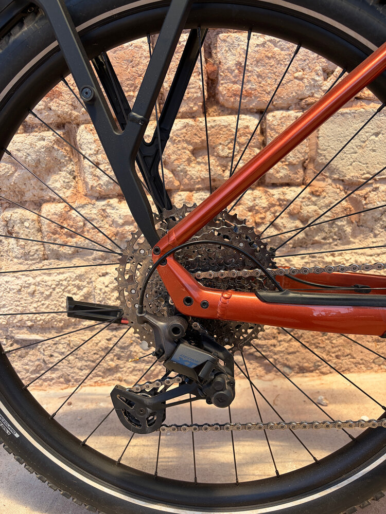 Orbea 2025 - ORBEA KEMEN ADV 10 MID 28mph L Mars Red - Ivory White (Gloss) - Demo