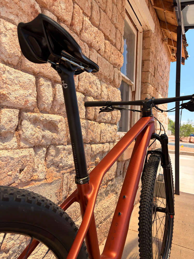 Orbea 2025 Orbea Alma M30 - MARS RED (MATT) - METALLIC BURGUNDY RED (GLOSS) - Medium