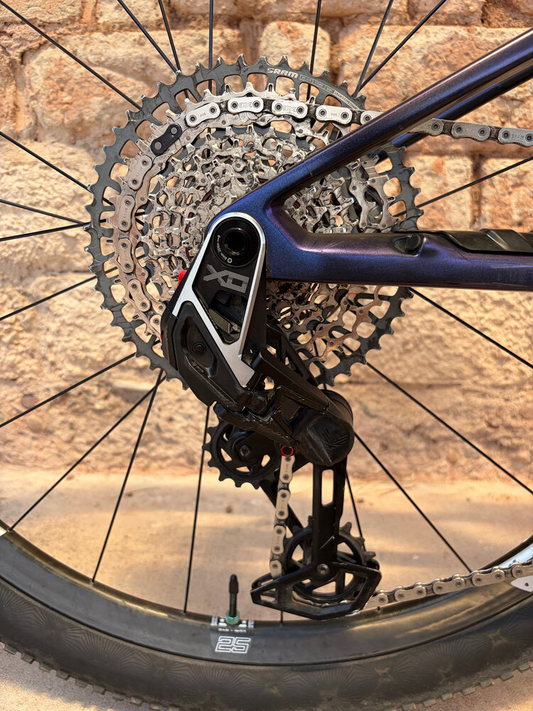 Orbea 2024 Orbea Oiz M-Team Medium Tanzanite Carbon View  ** PRE-OWNED**