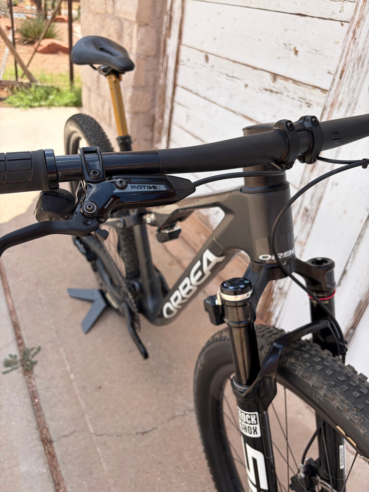 Orbea 2026 - ORBEA OIZ M10 AXS - SMALL - Diamond Carbon View (Matt-Gloss) - SRAM Flight Attendant Upgrade DEMO
