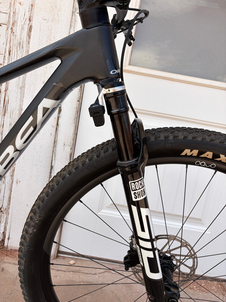 Orbea 2026 - ORBEA OIZ M10 AXS - SMALL - Diamond Carbon View (Matt-Gloss) - SRAM Flight Attendant Upgrade DEMO